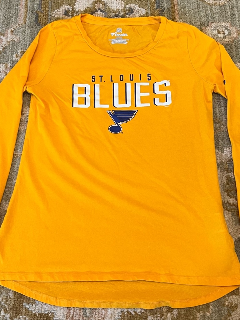 St‎ Louis Blues Women’s Fanatic Long Sleeve Shirt Size Medium Color Yellow